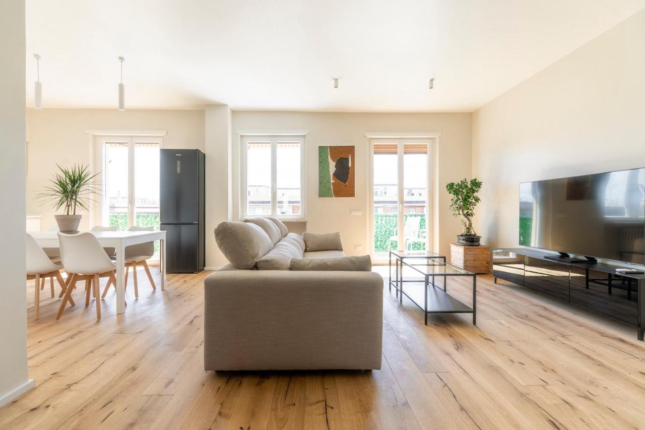 La Dolce Vita - Sunny Penthouse Trastevere Station 100Sqm ローマ エクステリア 写真
