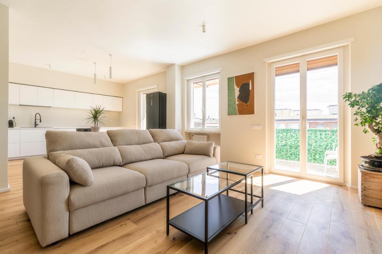 La Dolce Vita - Sunny Penthouse Trastevere Station 100Sqm ローマ エクステリア 写真