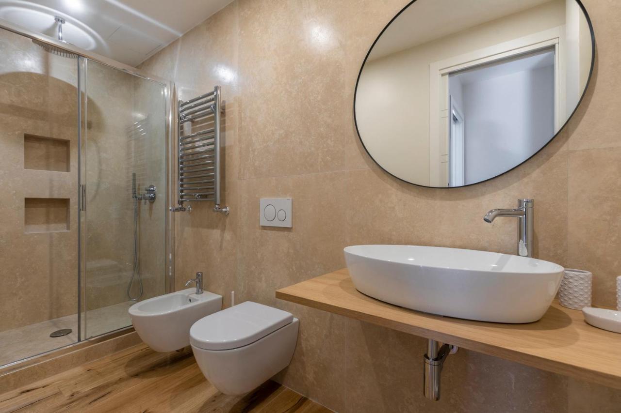 La Dolce Vita - Sunny Penthouse Trastevere Station 100Sqm ローマ エクステリア 写真