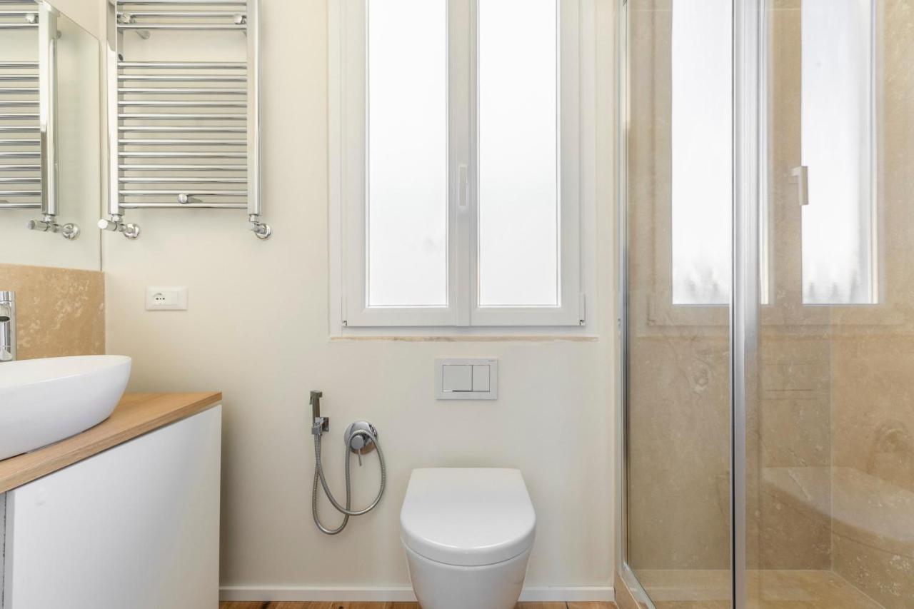 La Dolce Vita - Sunny Penthouse Trastevere Station 100Sqm ローマ エクステリア 写真