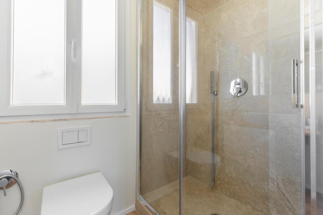 La Dolce Vita - Sunny Penthouse Trastevere Station 100Sqm ローマ エクステリア 写真
