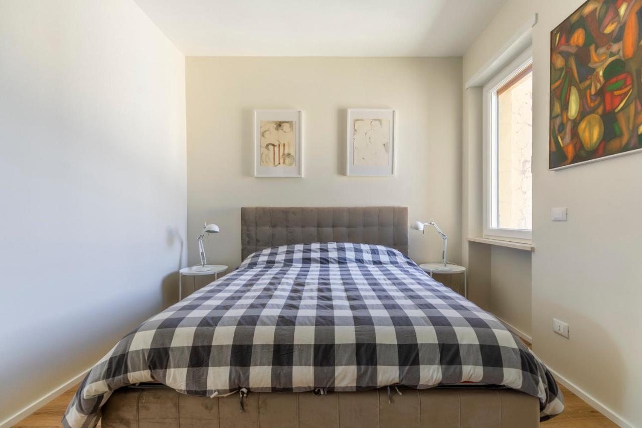 La Dolce Vita - Sunny Penthouse Trastevere Station 100Sqm ローマ エクステリア 写真