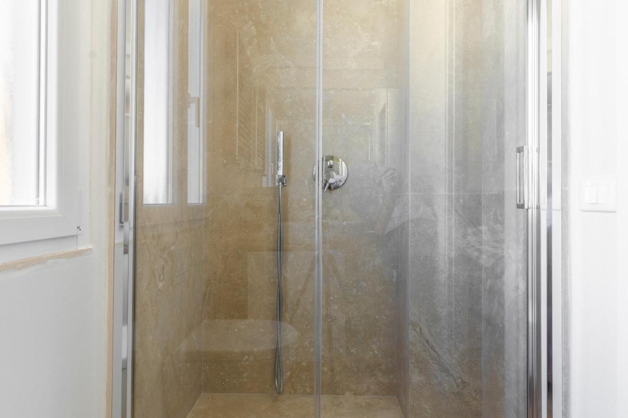La Dolce Vita - Sunny Penthouse Trastevere Station 100Sqm ローマ エクステリア 写真