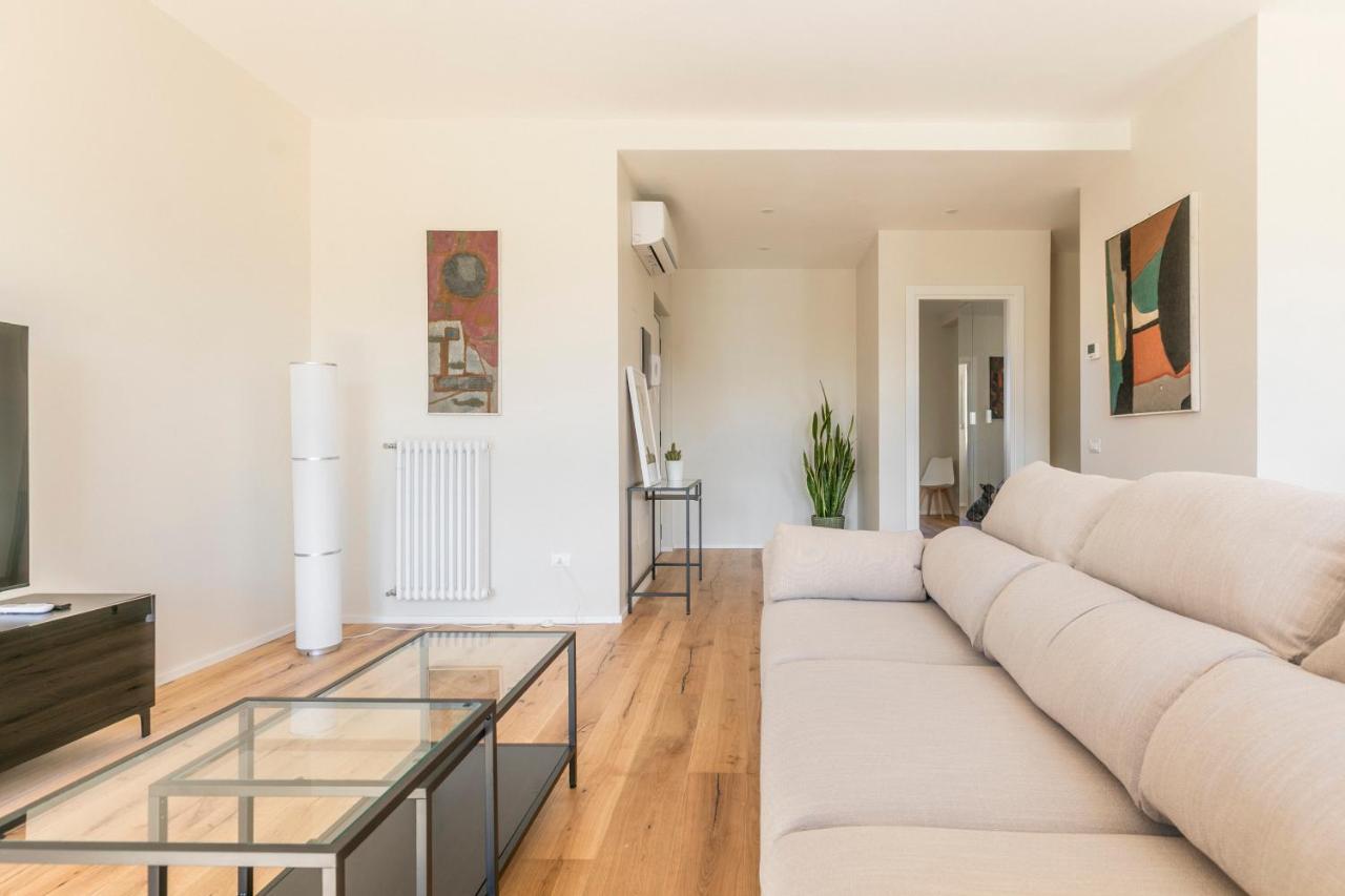 La Dolce Vita - Sunny Penthouse Trastevere Station 100Sqm ローマ エクステリア 写真